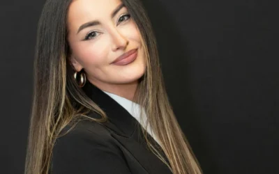 Le guide ultime du lissage capillaire : méthodes, soins et conseils pour tous les types de cheveux